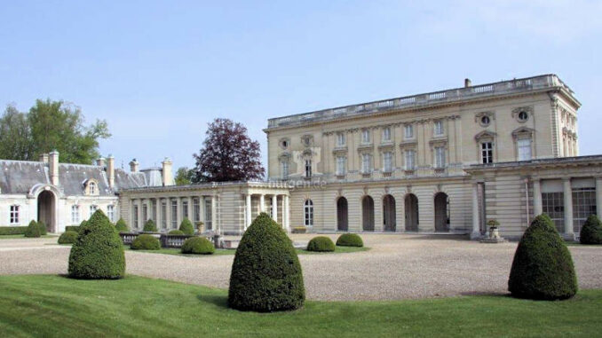Château de Bizy - Infos, News & mehr | burgen.de